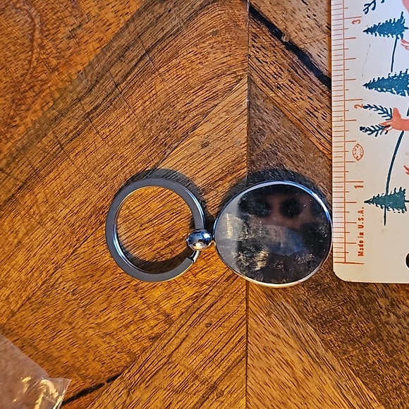 Tampa Bay Lightning hockey keychain - Picture 3 of 4